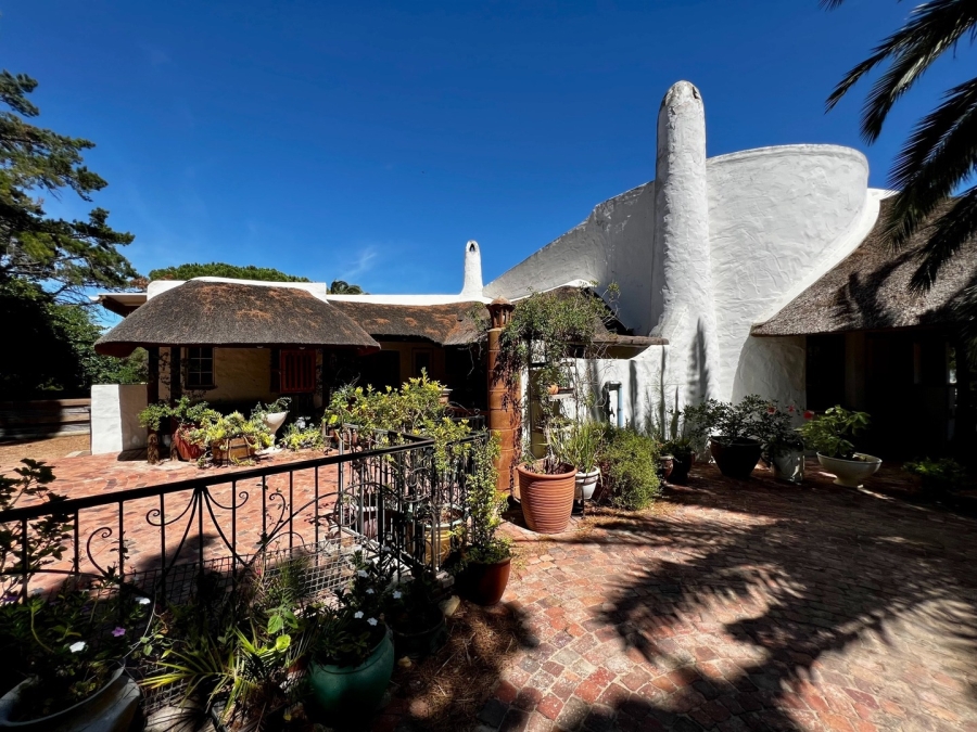 7 Bedroom Property for Sale in Sir Lowrys Pass Village Western Cape